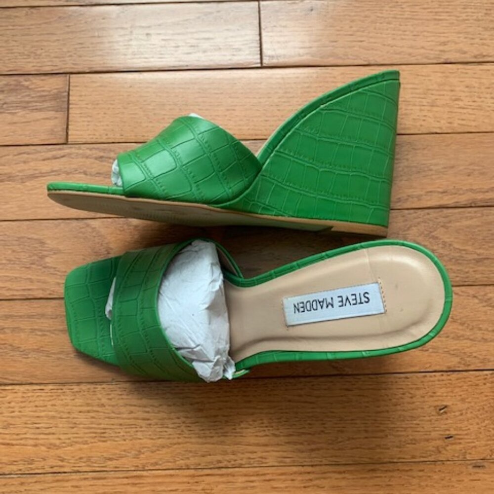 Steve Madden Green Wedges